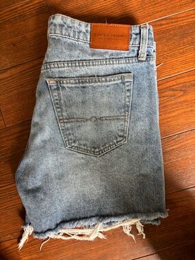 Lucky Brand women Light Blue Relaxed Fit Jean shorts 12